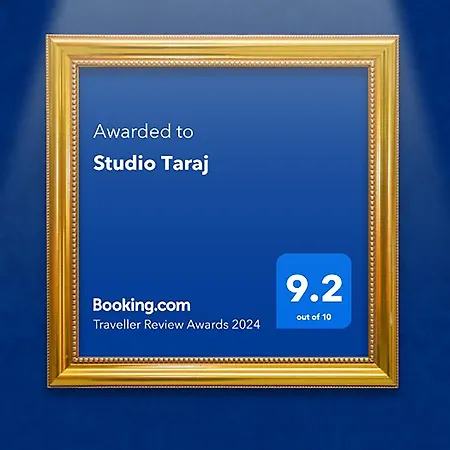 Taraj Apartment *
