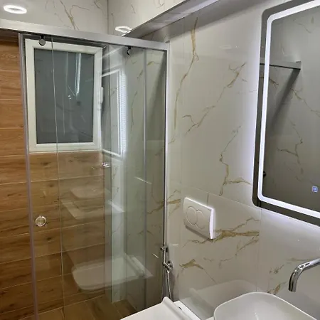 Taraj Apartment *