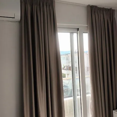 Taraj Apartment